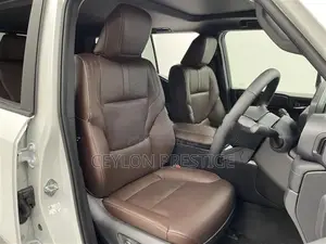 Toyota Land Cruiser Prado 2024