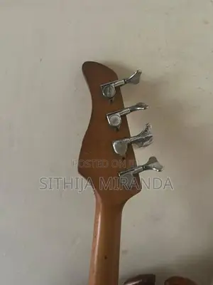 Fernandes 4 strings bass guitar