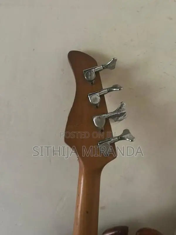Fernandes 4 strings bass guitar
