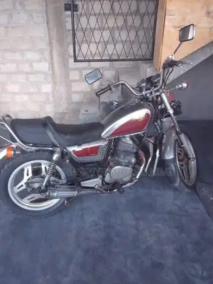 Honda CM Custom 2002