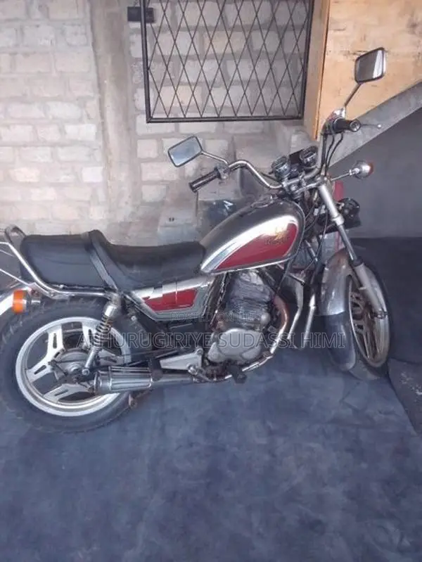 Honda CM Custom 2002