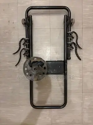 Cycle Carrier Fitting onto SUV Spare Wheel