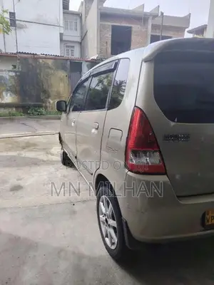 Suzuki Zen 2013