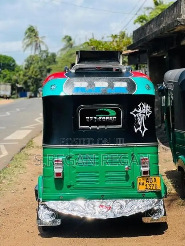 Bajaj RE 2015
