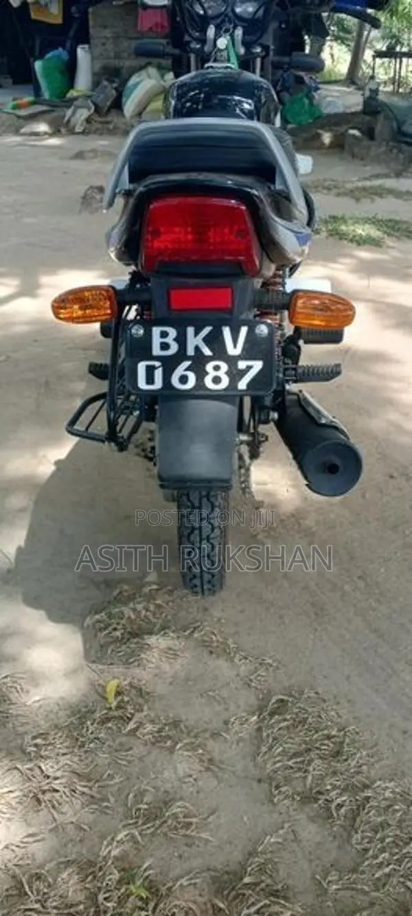 Bajaj CT100 2026