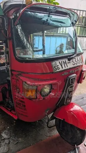 Bajaj RE 2011