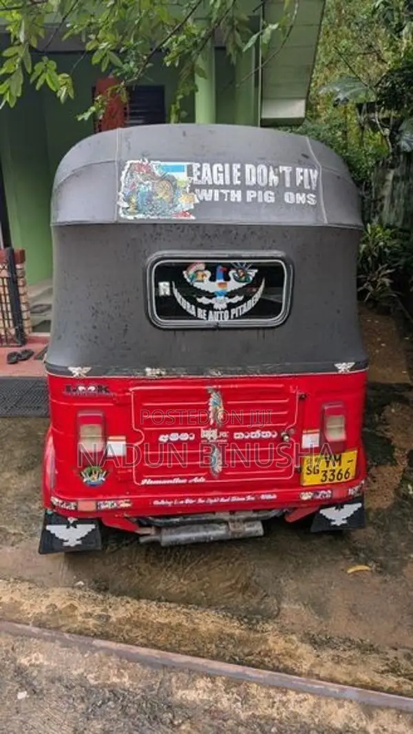 Bajaj RE 2011