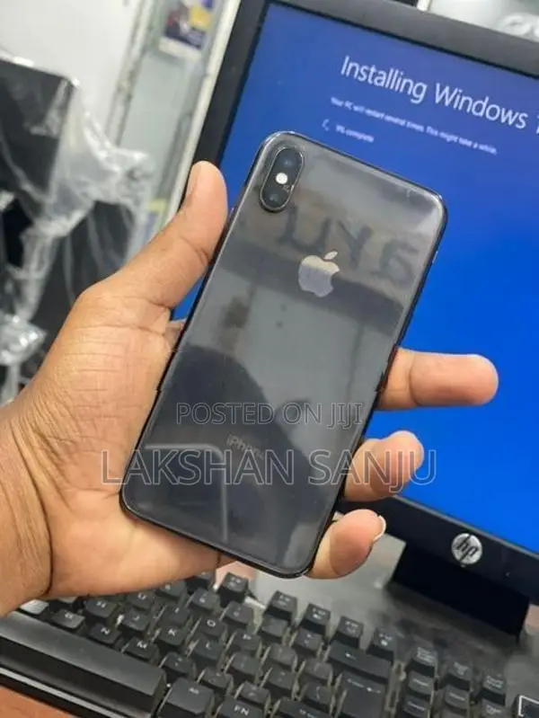 Apple iPhone X (Used)
