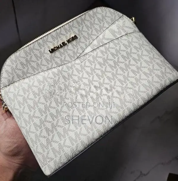 Michael Kors Jet Set Travel Bag