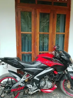 Bajaj Pulsar NS160 2017