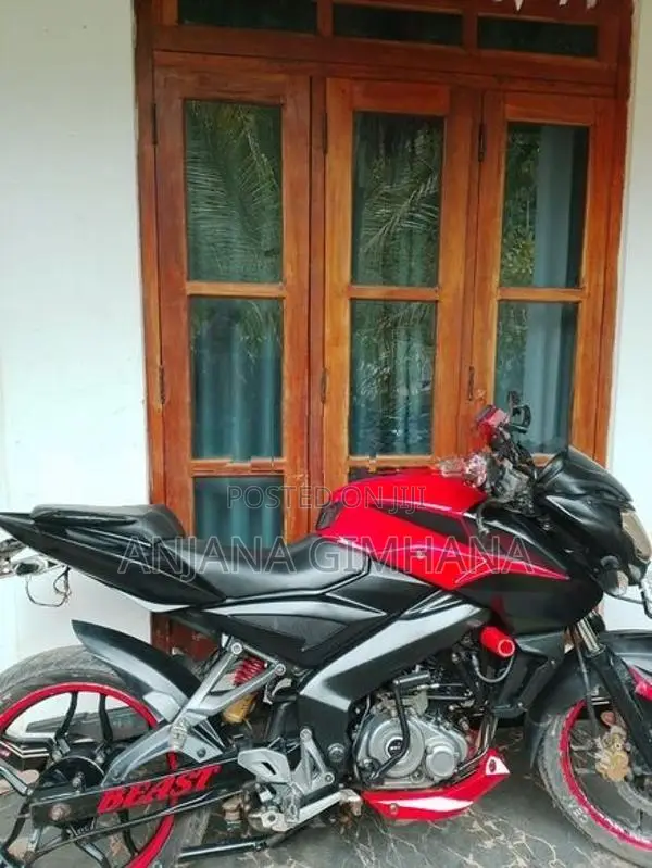 Bajaj Pulsar NS160 2017