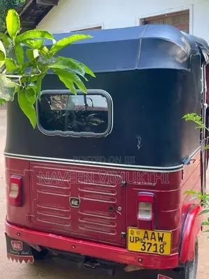 Bajaj RE 2015