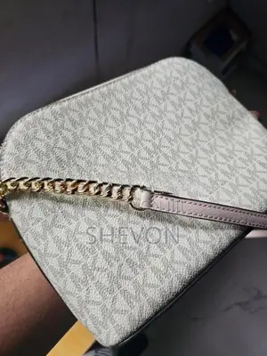 Michael Kors Jet Set Travel Bag