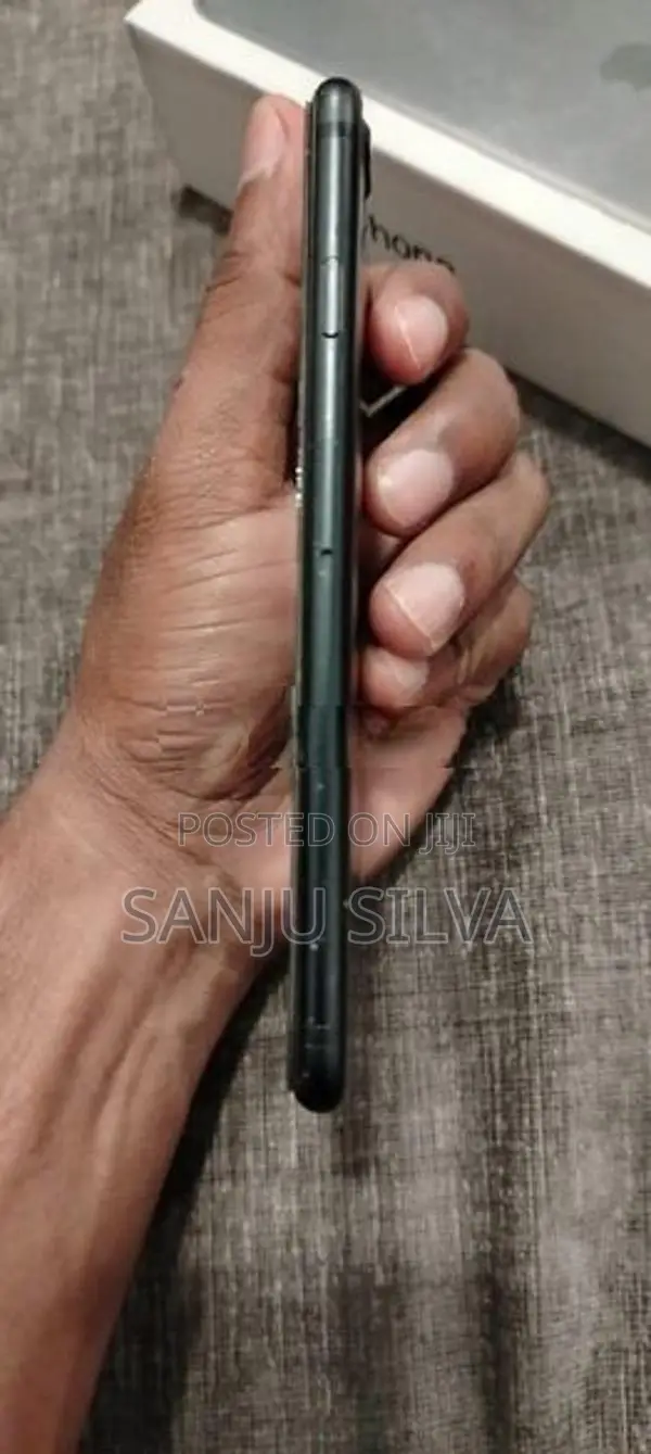 Apple iPhone 7 (Used)