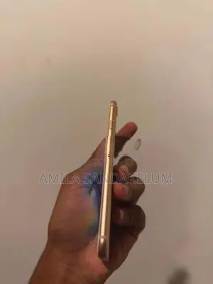 Apple iPhone 8 (Used)