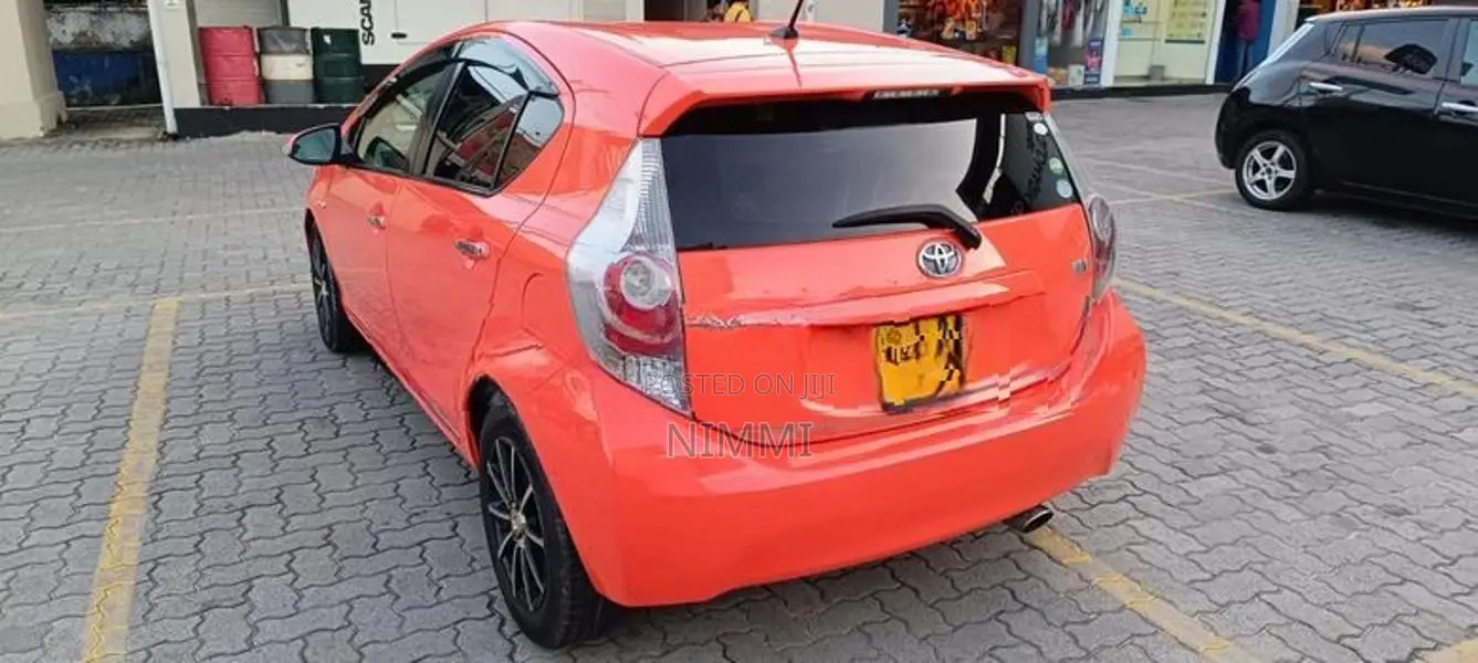 Toyota Aqua 2012