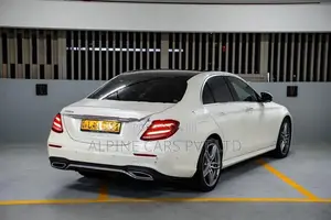Mercedes Benz E220 Premium Plus 2017