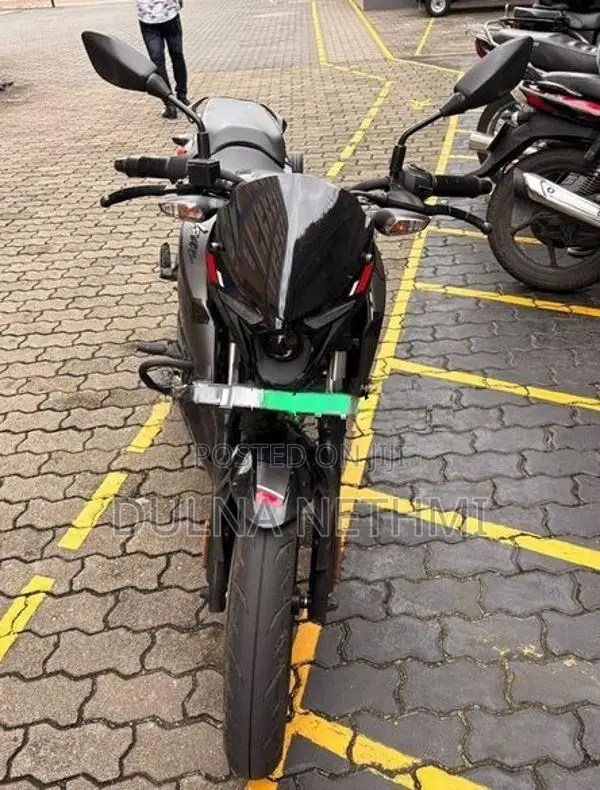 Bajaj Pulsar N160 2024