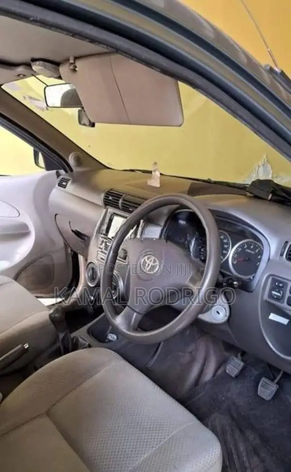 Toyota Avanza 2011