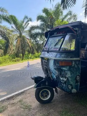 Bajaj RE 2010