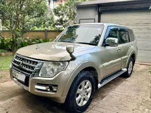 Mitsubishi Montero 2013