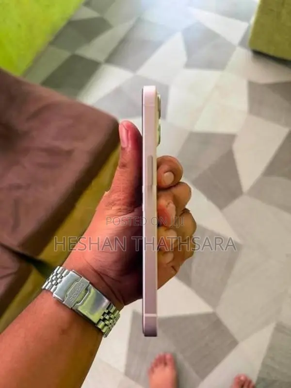 Apple iPhone 13 (Used)