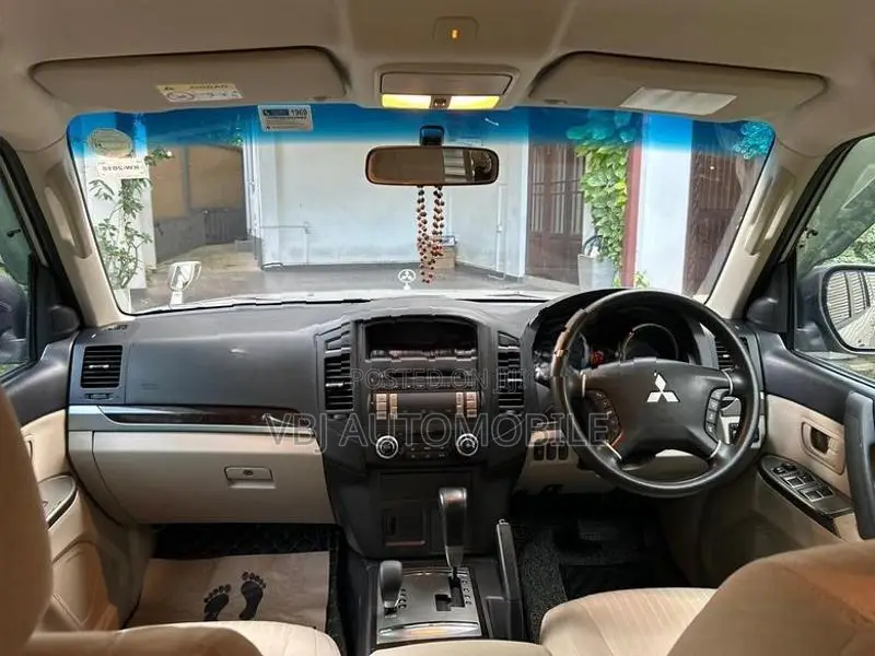 Mitsubishi Montero 2013