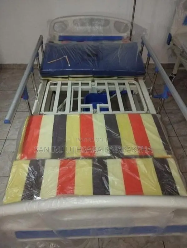 Four Function Manual Hospital Beds with Sanitary Functions
