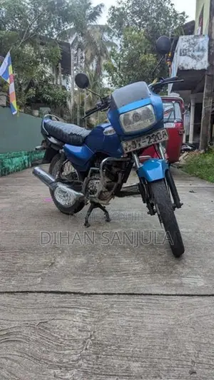 TVS Victor 2005