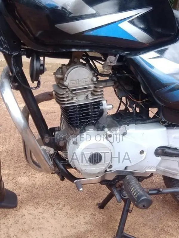 Bajaj CT100 2012