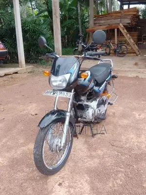 Bajaj CT100 2012