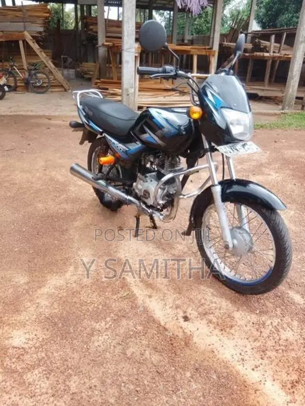 Bajaj CT100 2012