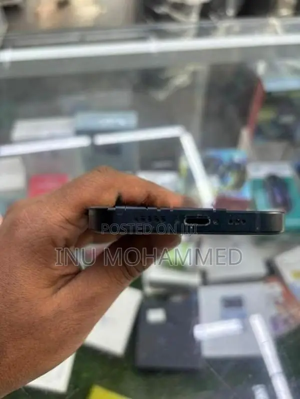 Apple iPhone 13 (Used)
