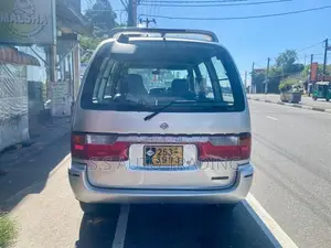 Nissan Serena VX AUTO 1995