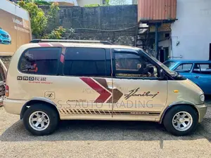 Nissan Serena cargo 1993
