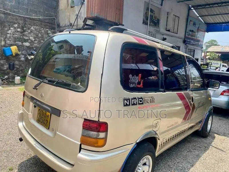 Nissan Serena cargo 1993