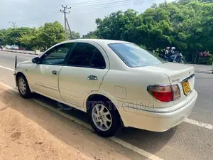 Nissan Sunny N16 SUPER SALOON 2000