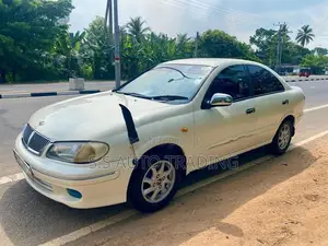 Nissan Sunny N16 SUPER SALOON 2000