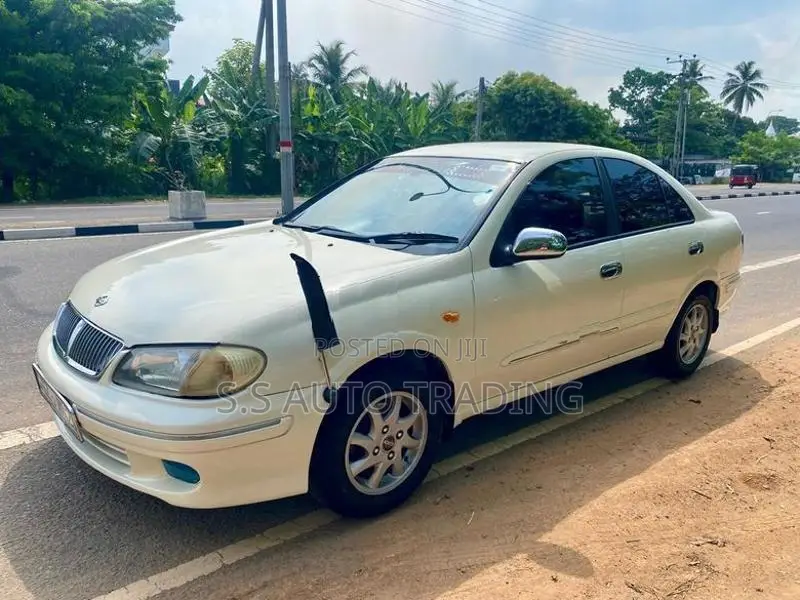 Nissan Sunny N16 SUPER SALOON 2000