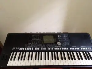 Yamaha S950 Keyboard