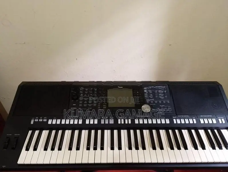 Yamaha S950 Keyboard