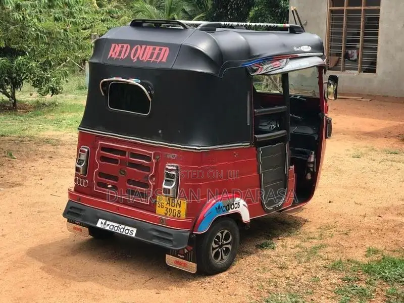 Bajaj RE 2016
