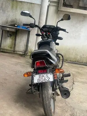 Bajaj CT100 2026