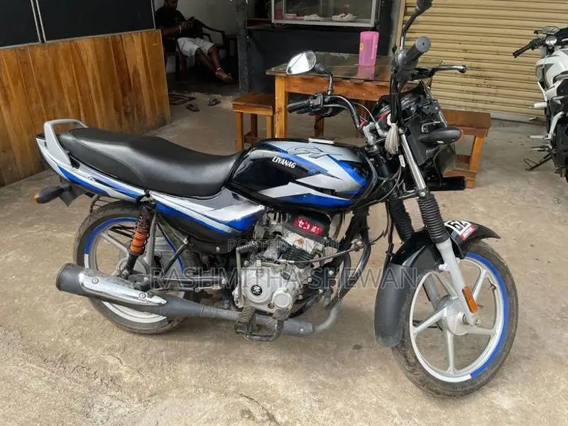 Bajaj CT100 2026