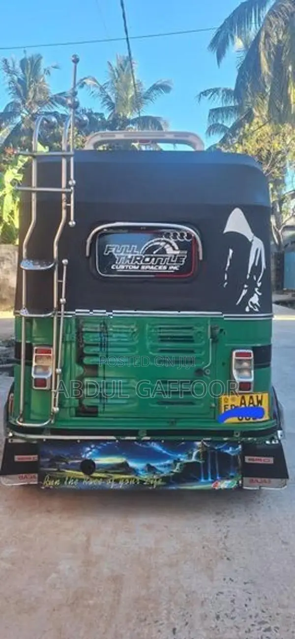 Bajaj RE 2015