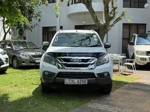 Isuzu MU-X 2015