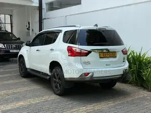 Isuzu MU-X 2015