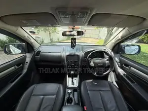 Isuzu MU-X 2015