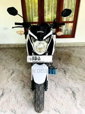 Honda CB Hornet 160r 2016