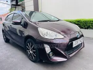 Toyota Aqua S Grade 2015